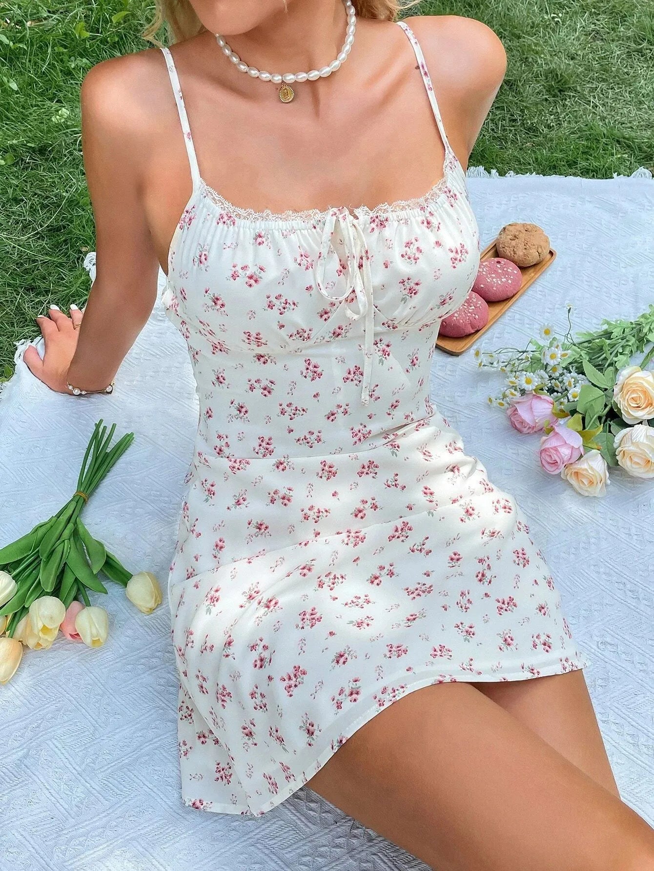 Vestido de viaje informal para mujer, top de encaje sexy Delgado, belleza de fiesta, Europa y Estados Unidos, color sólido, traf