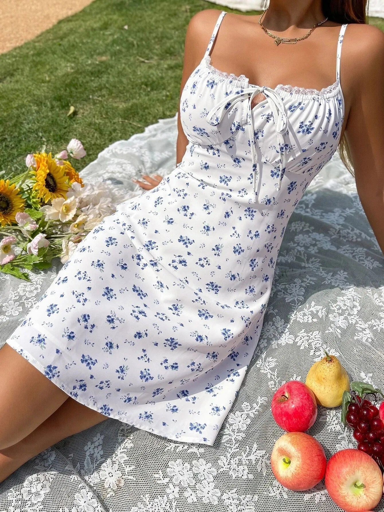 Vestido de viaje informal para mujer, top de encaje sexy Delgado, belleza de fiesta, Europa y Estados Unidos, color sólido, traf